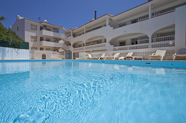 Algarve vakantiehuis 5 pers. Zwembad en aan strand