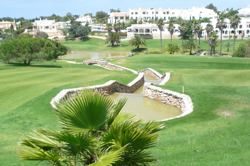 Golfbanen dicht bij huis zoals de Vale do Milho Golfbaan