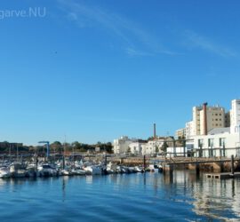 De gemeentelijke jachthaven op 50 meter van Vila Arade