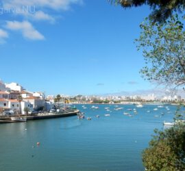 Ferragudo, gelegen aan de overkant van appartement Vila Arade