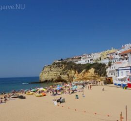 Het zandstrand van Carvoeiro