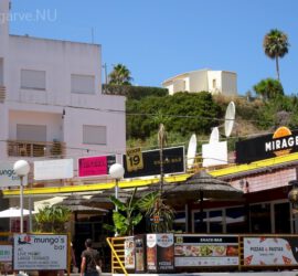Vele winkeltjes en restaurants in Carvoeiro. Voor elks wat wils.
