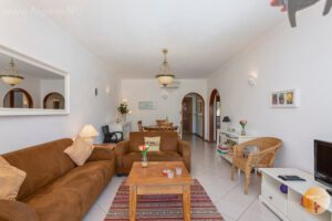 Wifi gratuit, TV satellite, climatisation (également pour le chauffage en hiver), livres, jeux. dix….