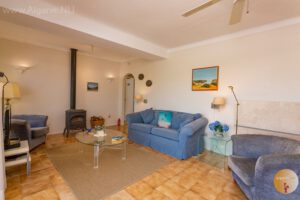Geräumiges Wohnzimmer Esszimmer mit Heizung für den Winter