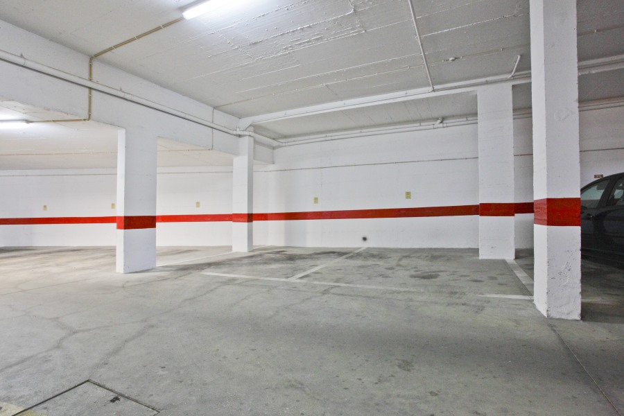 Free and safe parking in the parking garage under the building. Lift from the garage to your front door. Wheelchair friendly.