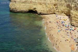 Praia de Centeanes, a large sandy beach 10 minutes walk away from your apartment.