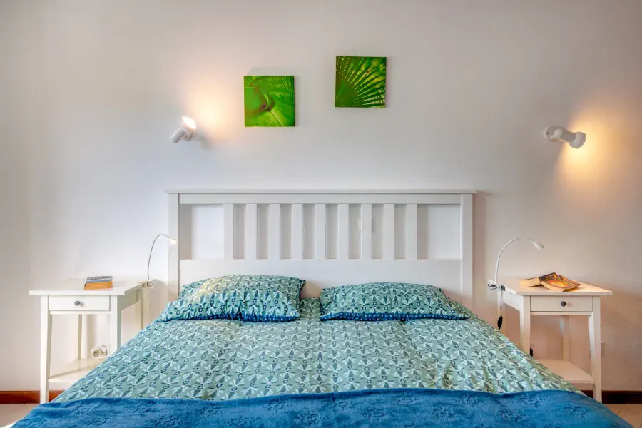 aurora-mar-208-large-bed
