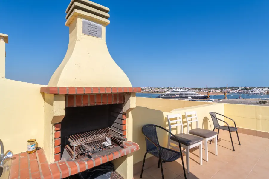 vila-arade-steen-bbq-op-het-dak