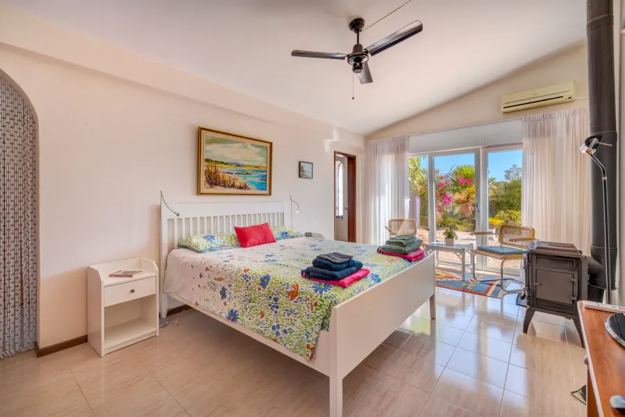 vila-maria-large-bed