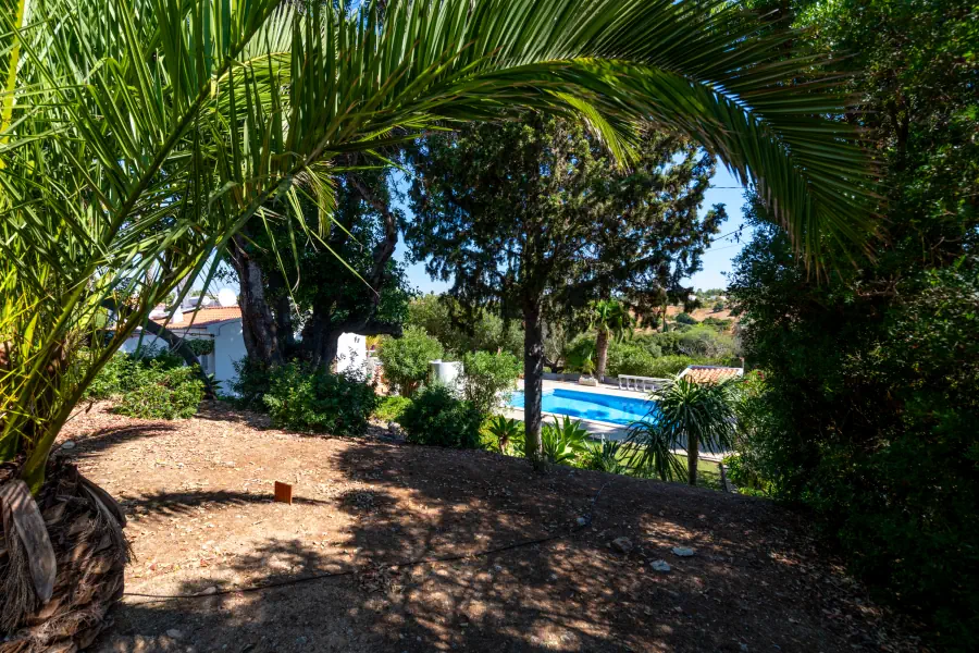 vila-maria-shade-spot-garden