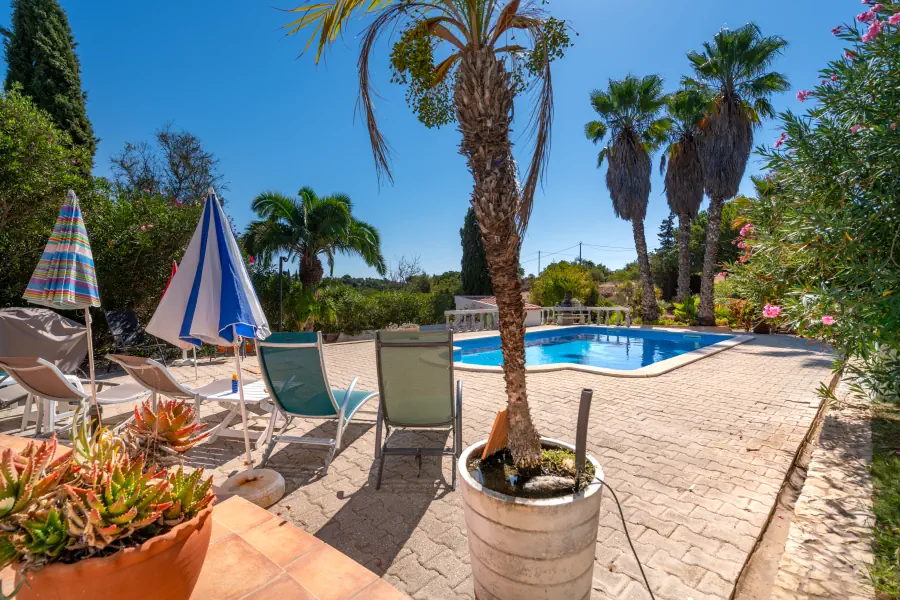 vila-maria-swimming-pool-and-sun-loungers