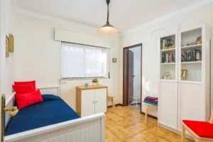 Slaapkamer met slaapbank voor 2 personen