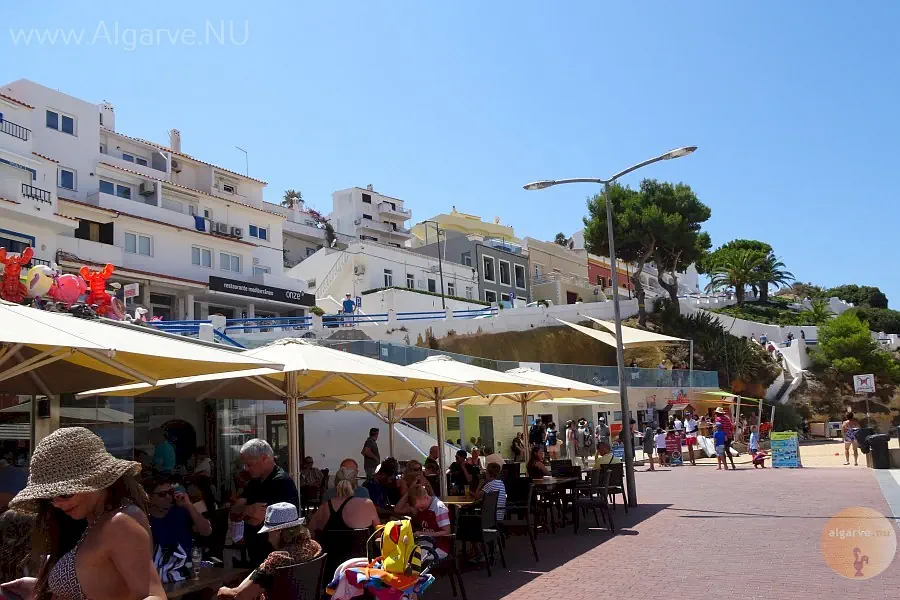 Carvoeiro restaurantjes en terrasjes in het centrum.