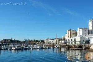The local yacht harbor at 50m from Vila Arade.