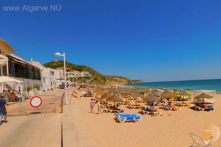 Der Strand von Salema